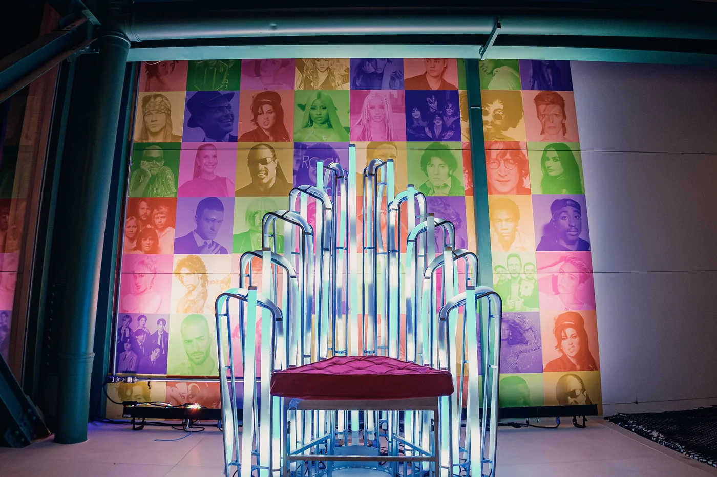 Trono iluminado em LED em um dos camarotes do Music Box
